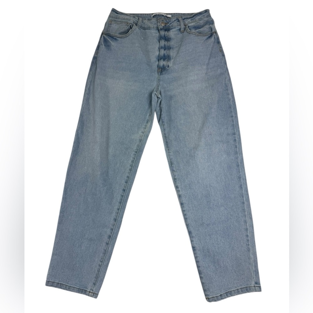Celebrity Pink High-Rise Light Wash Mom Jeans‎ – Size 13/31